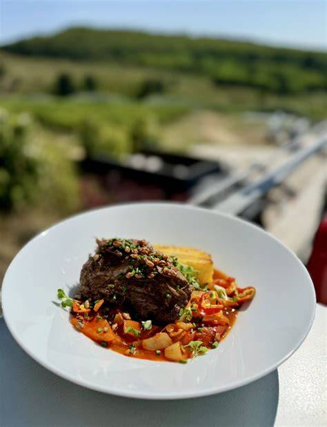 Lajver borbirtok étterme és panoráma