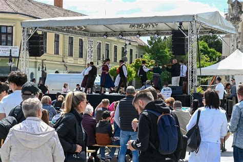 borkultúra népdalokkal és tánccal