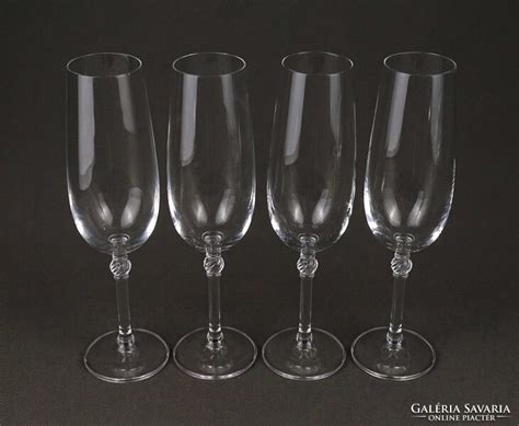 Elegáns pezsgős állványok különböző eseményeken