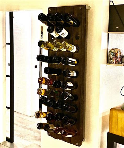 Rázóállványok pezsgős palackokkal