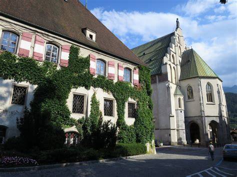 Séta közben Hall in Tirol középkori házai