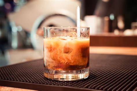 White Russian hozzávalók és rétegezés
