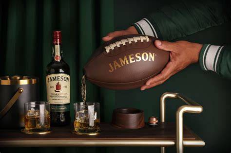 illusztráció a Jameson-stílusú whiskey lepárlásról
