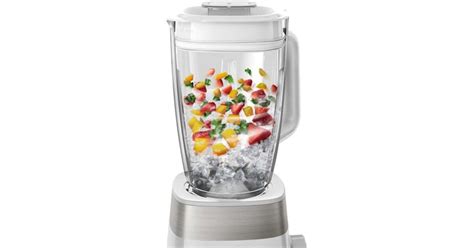 Turmixgép gyümölcsökkel és jéggel