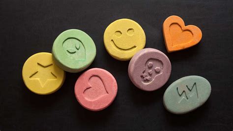 Színes ecstasy tabletták