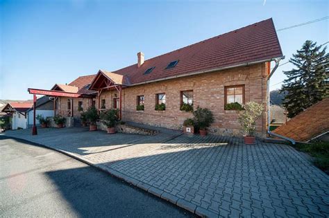 Wekler Családi Pincészet és Panzió épülete