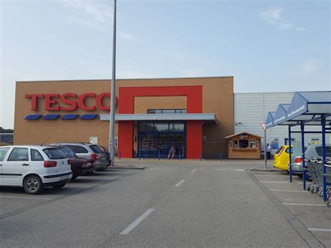 Tesco hipermarket belső