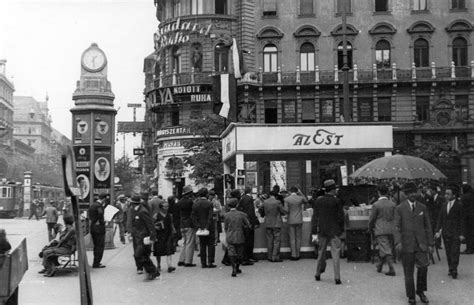 Budapesti utcakép koktélokkal