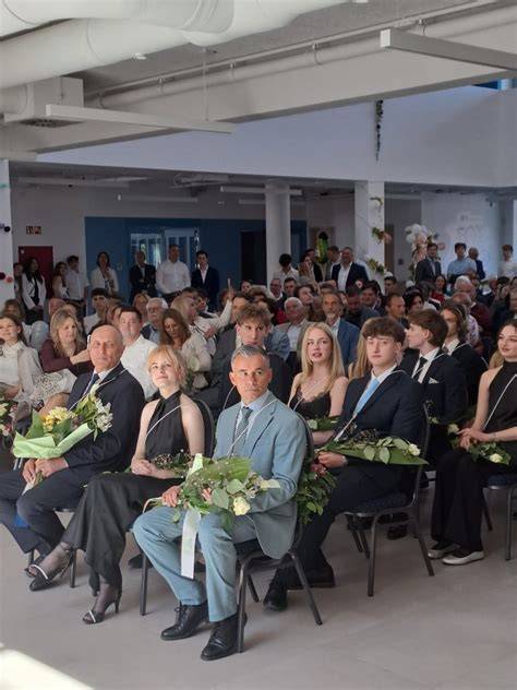 Innovatív papírcsével zsinórozó dob ábrázolása