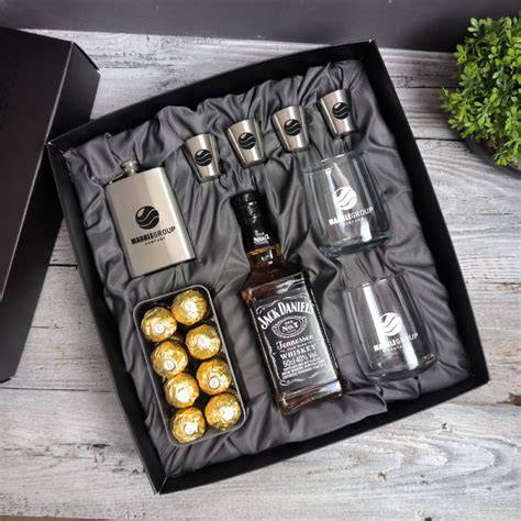 Jack Daniels ajándék és torta dekorációs ötletek