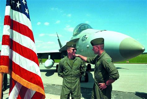 Amerikai pilóták a taszári repülőtéren