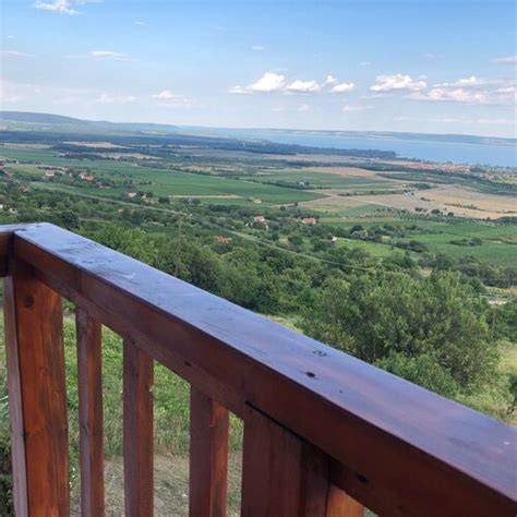 Monoszló panoráma és Pangyér-dűlő térkép