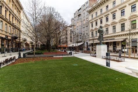 hotpot alapleves és friss alapanyagok Liszt Ferenc tér