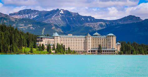 Lake Louise tó és Fairmont Hotel panoráma