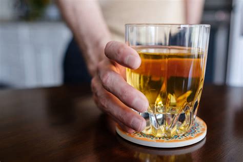 Egy pohár alkohol és egy pirula