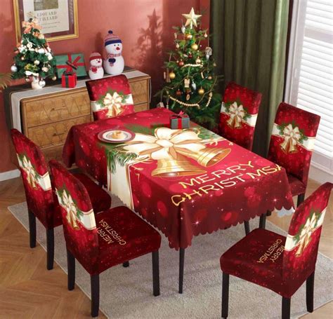 Karácsonyi asztal krémes süteményekkel