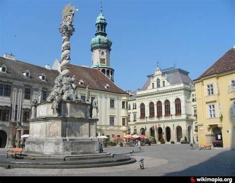 Fő tér Sopron borünnep esti látvány