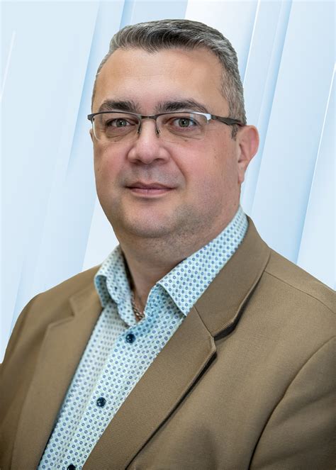 Polgár Zoltán a pincében