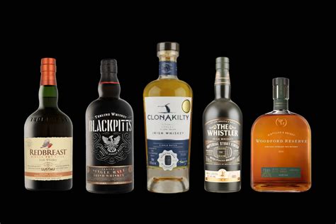 Különböző whiskey-s üvegek