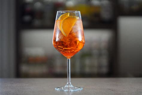 Recept összetevői a napfelkelte koktélhoz